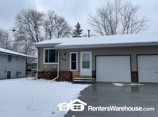 7481 Kentucky Ave N, Brooklyn Park, MN 55428