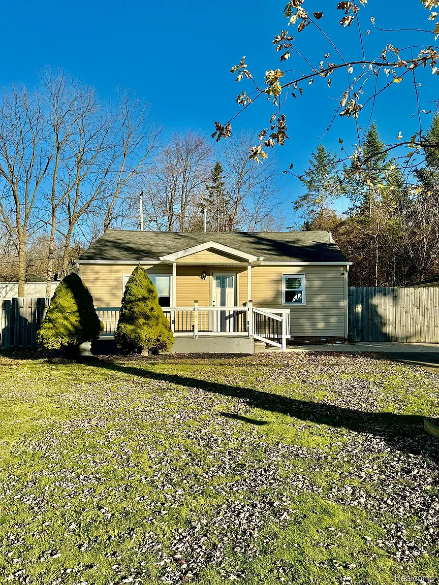 4040 Manitoba St photo 1