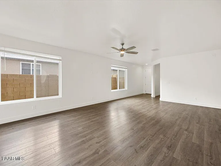 1643 Stratford Pl — Photo 7