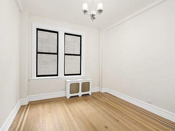 2nd image of 245 W 51st St #607A