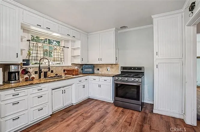 11045 Howard St — Photo 14