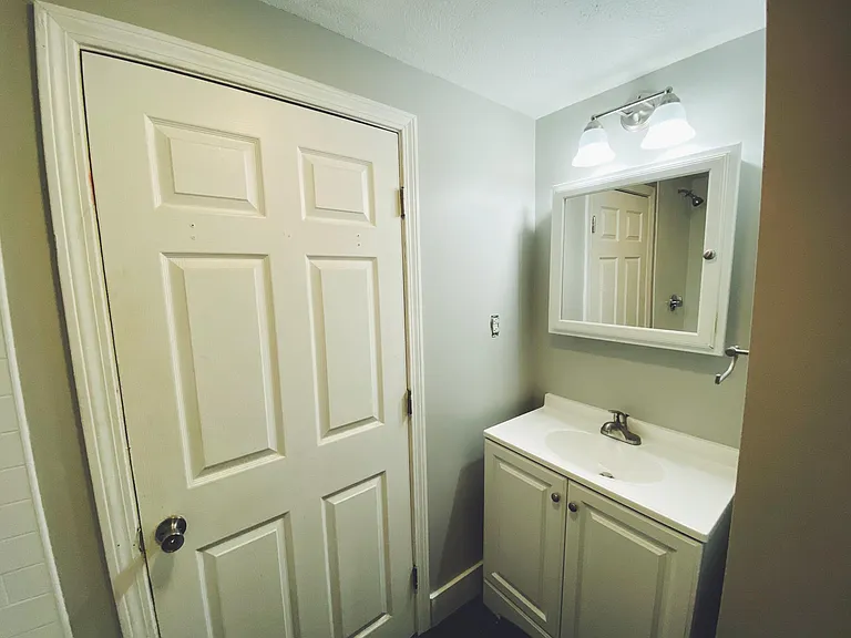 262 E St #A — Photo 7