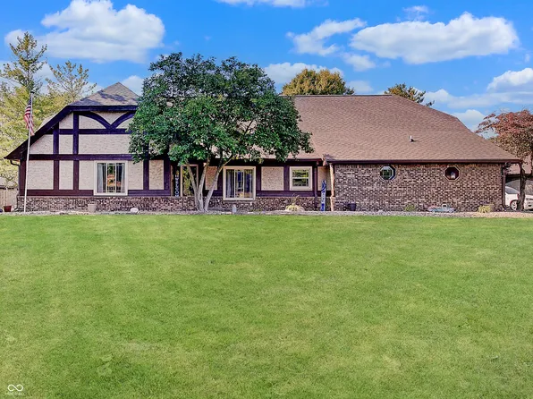 730 Carmen Plz, Greenwood, IN 46143