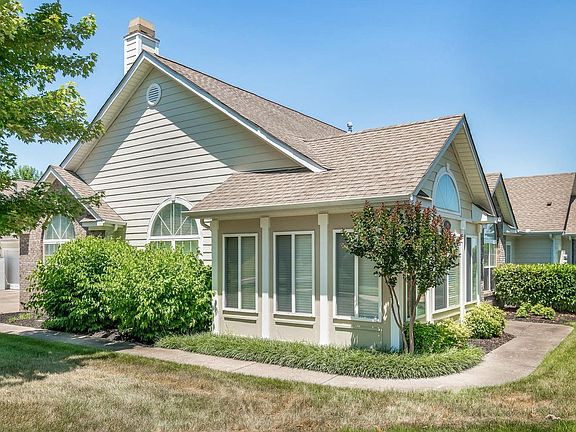 3rd image of 825 Browns Ln #1704