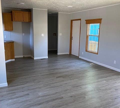 4th image of 35 Hyland Dr