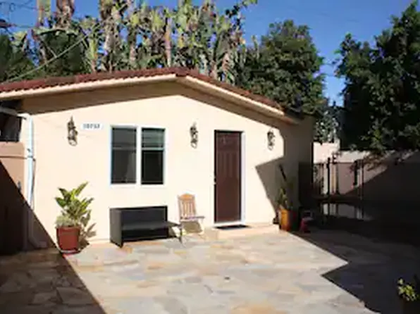10757 Aqua Vista St, North Hollywood, CA 91602