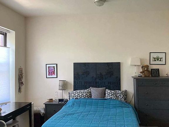 4th image of 904 President St #7