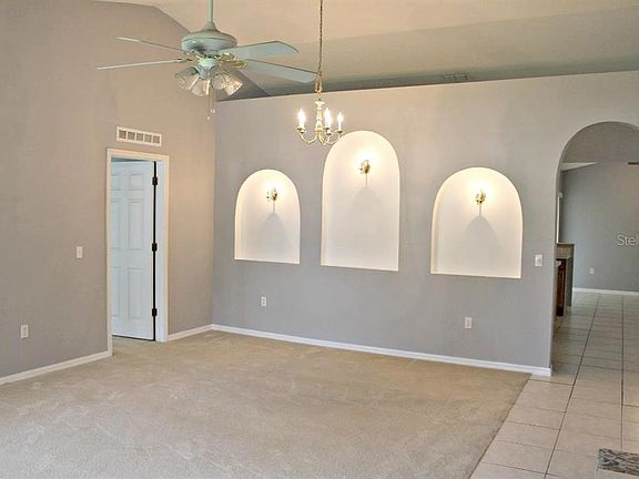 2nd image of 1016 Chateau Cir