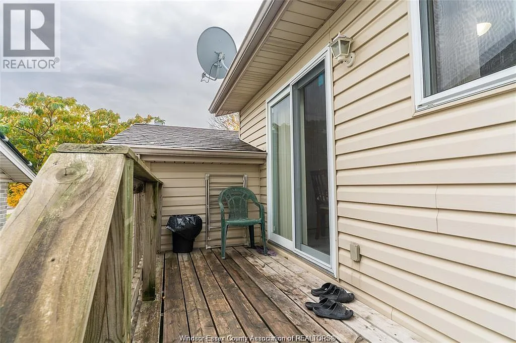 Building Photo - 4012 Acorn Cres #UPPER
