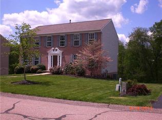 7076 Highland Creek Dr, Bridgeville, PA 15017