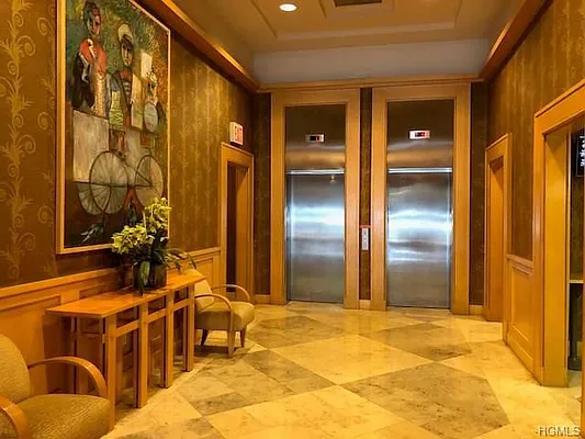 Sold by eRealty Advisors Inc | media 17