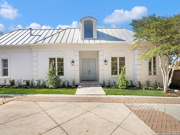 2nd image of 160 Burr