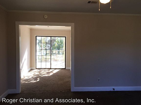 2nd image of 2550 Broadway Dr