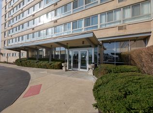 8900 E Jefferson Ave #819-820, Detroit, MI