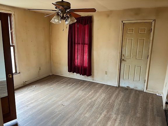 2nd image of 2332 N Kellett Avenue