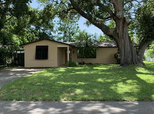 284 Larchwood Dr, Largo, FL 33770