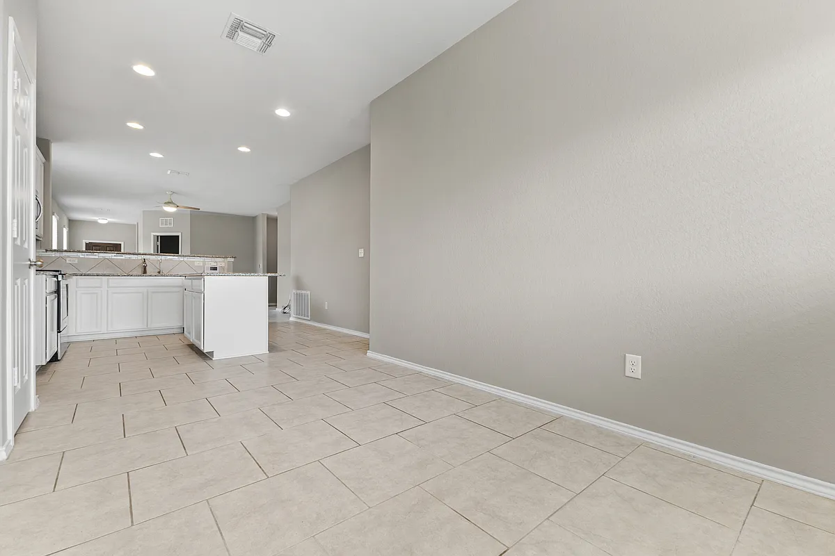 Building Photo - 10719 Noble Cyn