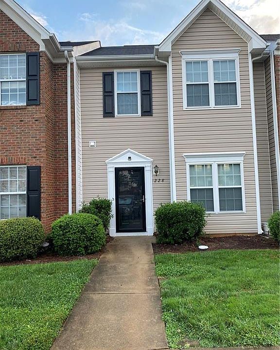 1st image of 228 Heritage Creek Way