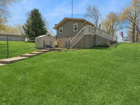 N7436 Mariner Hills Cir, Elkhorn, WI 53121