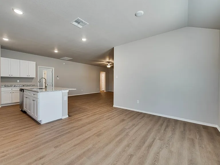 8205 E County Road 111 — Photo 3