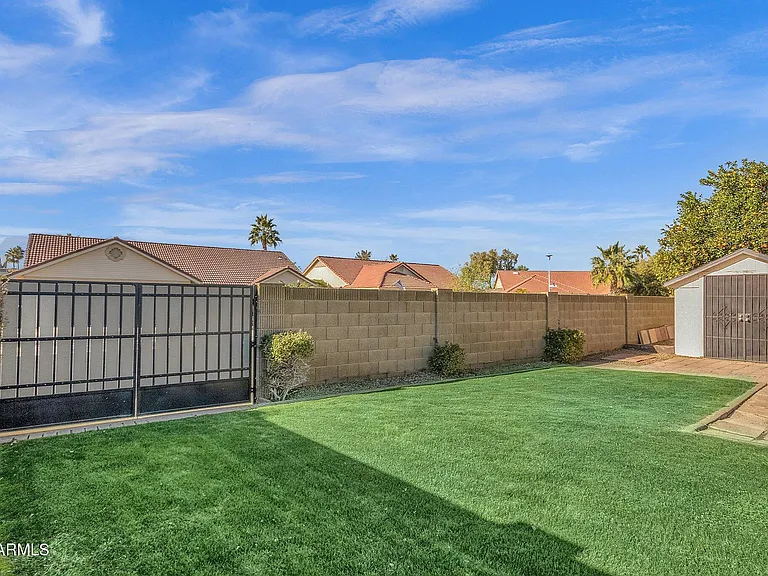 4307 E Karen Dr — Photo 37
