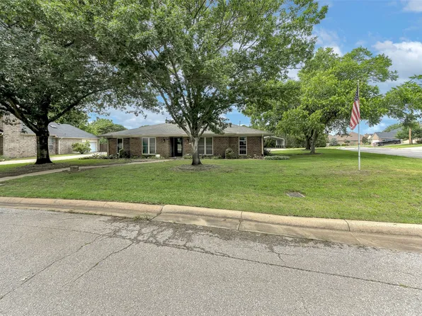 1631 Idlewood Dr, Sherman, TX 75092