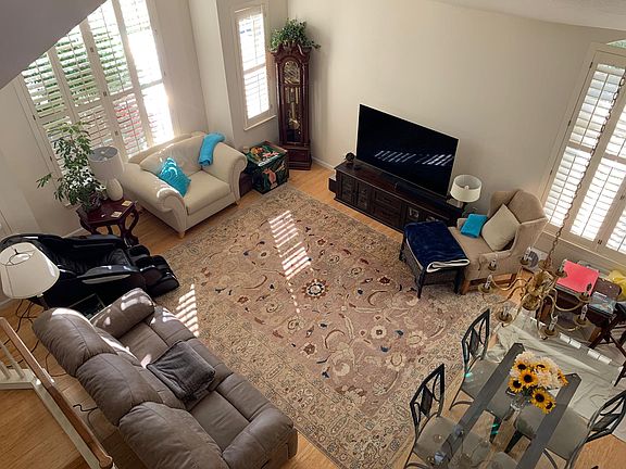5th image of 226 Windsor Dr