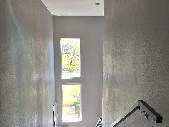 5th image of 724 Ramsey Ave #724