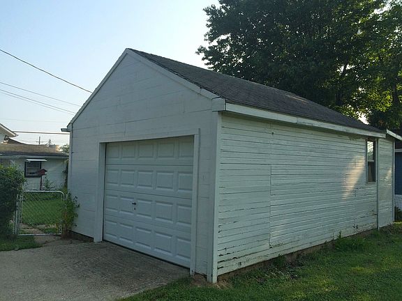 3rd image of 617 Fair St
