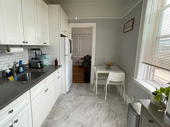 5th image of 139 Lincoln Ave #1