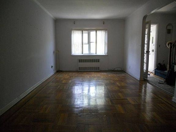 4th image of 3226 Barker Ave