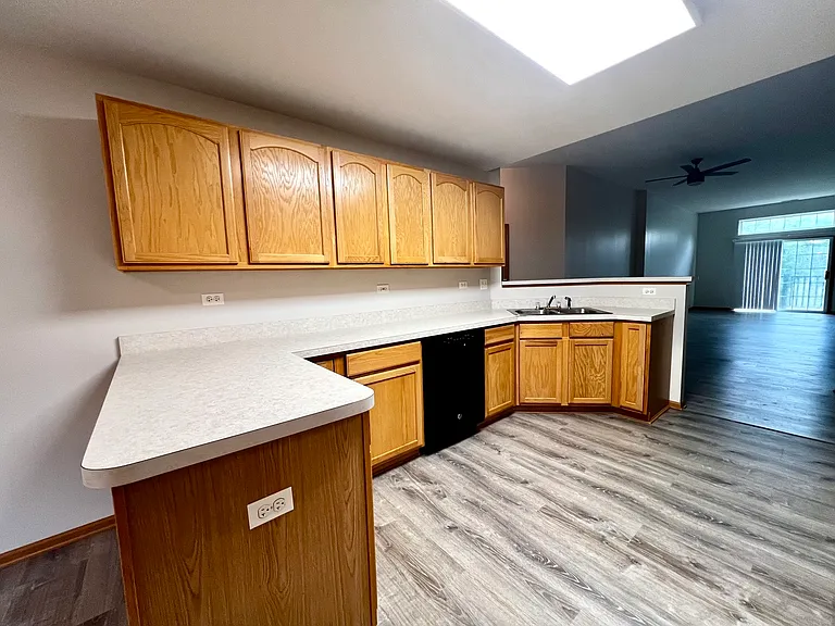 2405 Wilton Ln #2405 — Photo 3