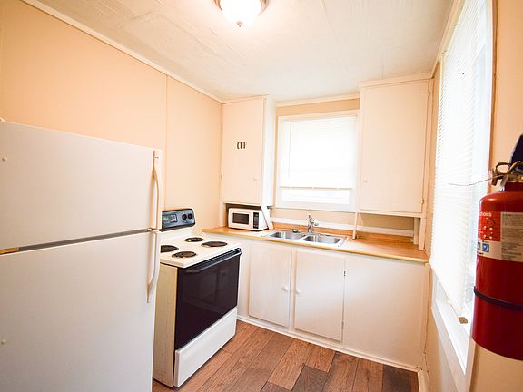 2nd image of 3310 Ottawa Ave #1