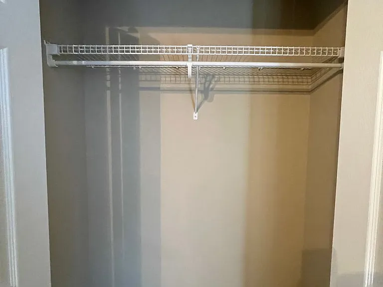 260 Windsor Garden Dr — Photo 14