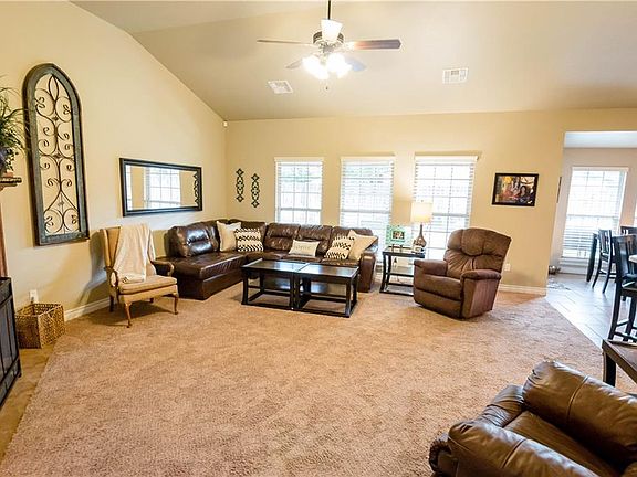 3rd image of 318 Elkview Dr