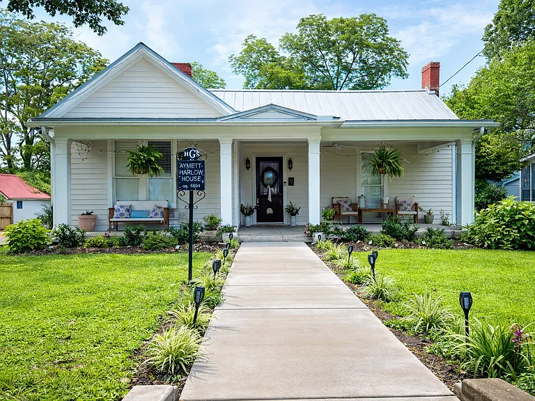 226 Sam Davis Ave — Photo 1