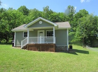 396 Peters Hollow Rd, Elizabethton, TN 37643