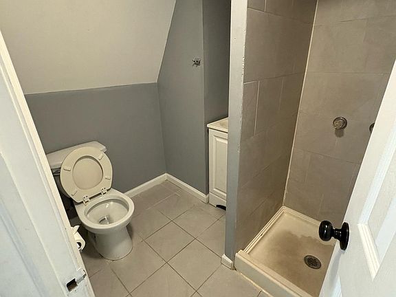 5th image of 11 Cliff Hill Pl Floor 1