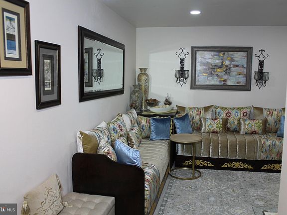3rd image of 6141 Leesburg Pike APT 506
