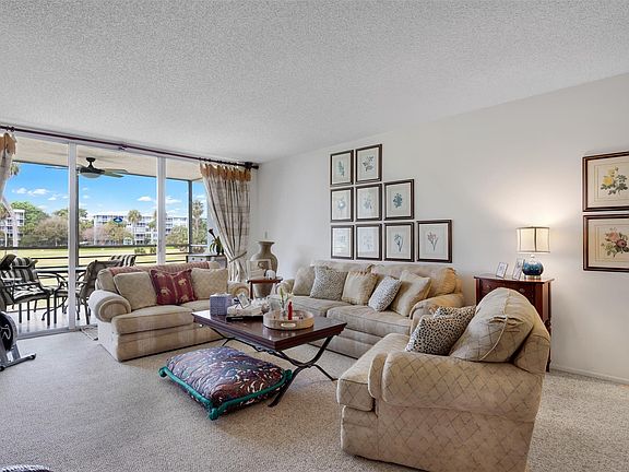 3rd image of 905 Cypress Terrace #202
