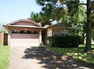 9302 Rippling Fields Dr, Houston, TX 77064