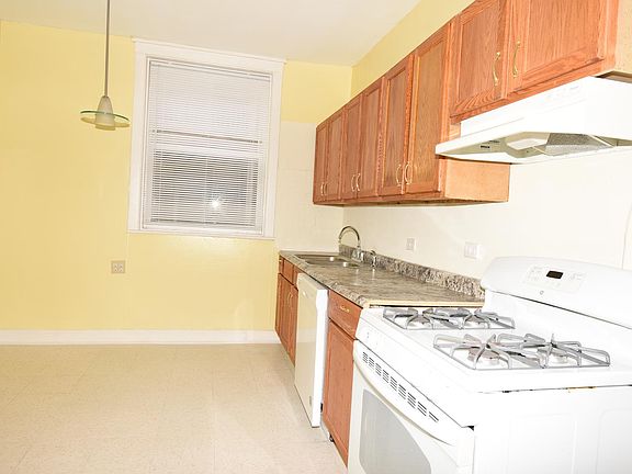 5th image of 2106 W Wilson Ave #3