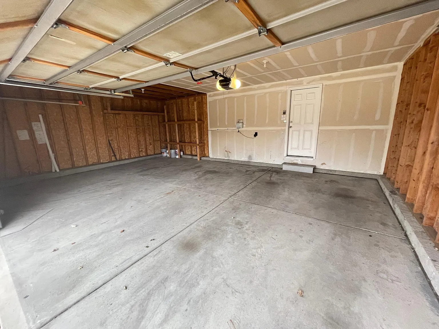 4 bed, 2.5 bath, 2478 sqft, $3,300 — Photo 2