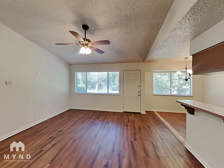5204 Regency Cv — Photo 2