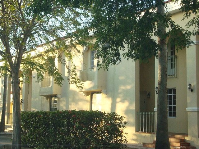1st image of 21 Madeira Ave