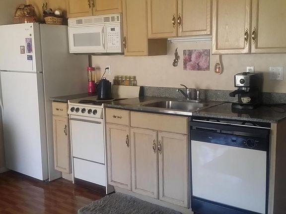 5th image of 570 Abby Ln APT 7