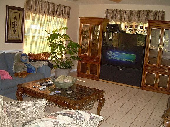 3rd image of 3420 Gustin Ln