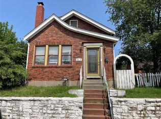5323 Riverview Blvd, Saint Louis, MO 63120