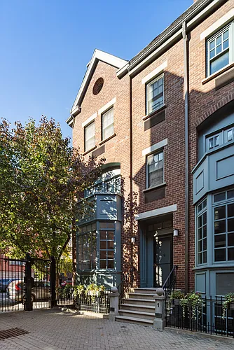 687 Greenwich St #1 Photo 1 687 Greenwich St #1 Photo 1