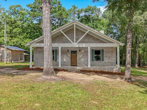 32 Lakepoint Dr, Fort Gaines, GA 39851